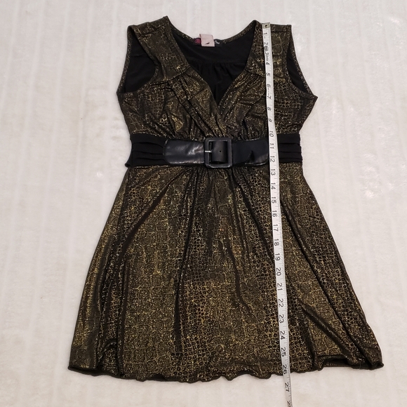 BOGO Free🦋 Volume One Juniors Belted Glitter Top - Picture 8 of 11